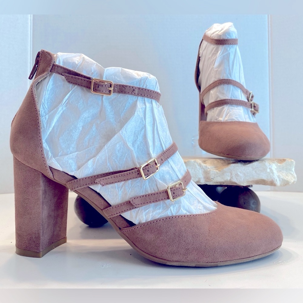 Sz 8 Report 9 Lolly Starps Sueded Strappy High Block Heel Closed Round Toe Pumps